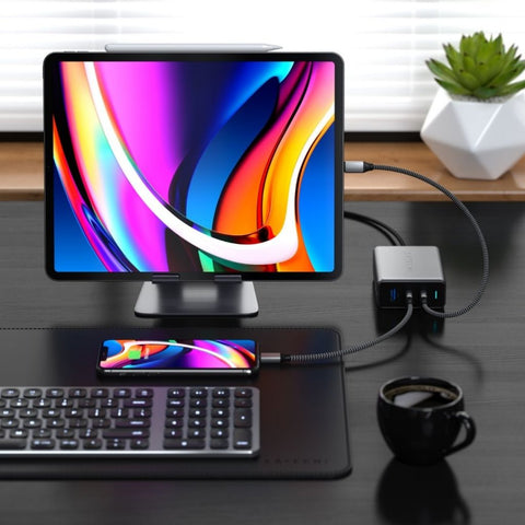Satechi 100W GaN PD-reseladdare med dubbla USB-C och USB-A-uttag