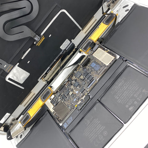 Batteribyte MacBook 12 Batteri Batteribyte Macbook 12" - Lämna in hos Macpatric