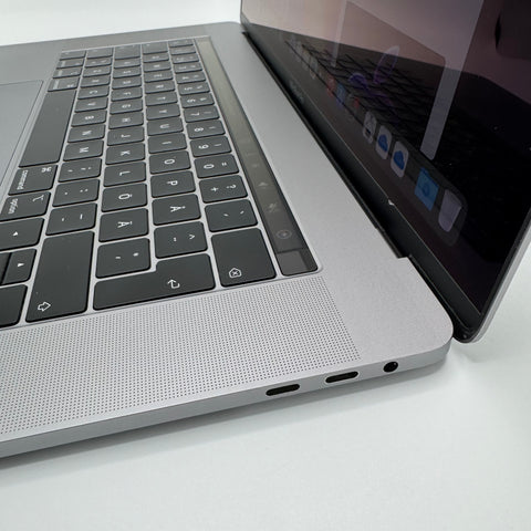 Begagnad - MacBook Pro (15-inch, 2018) Begagnad Dator Begagnad - Begagnad - MacBook Pro (15-inch, 2018)