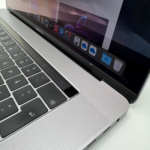 Begagnad - MacBook Pro (15-inch, 2018) Begagnad Dator Begagnad - Begagnad - MacBook Pro (15-inch, 2018)