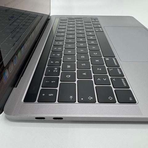 Begagnad - MacBook Pro (13-tum, 2018) Fyra Thunderbolt 3-portar