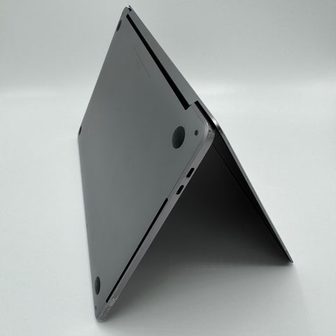 Begagnad - MacBook Pro (13-tum, 2018) Fyra Thunderbolt 3-portar