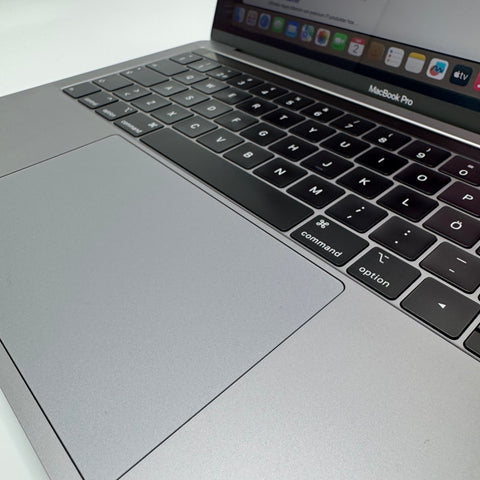 Begagnad - MacBook Pro (13-tum, 2018) Fyra Thunderbolt 3-portar