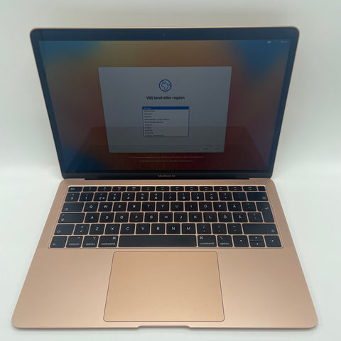 MacBook Air (Retina, 13-tums, 2018) en tunn och lätt bärbar dator med en Retina-skärm